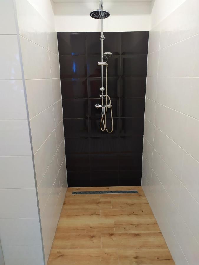 Apartman Till Galanta Exterior foto