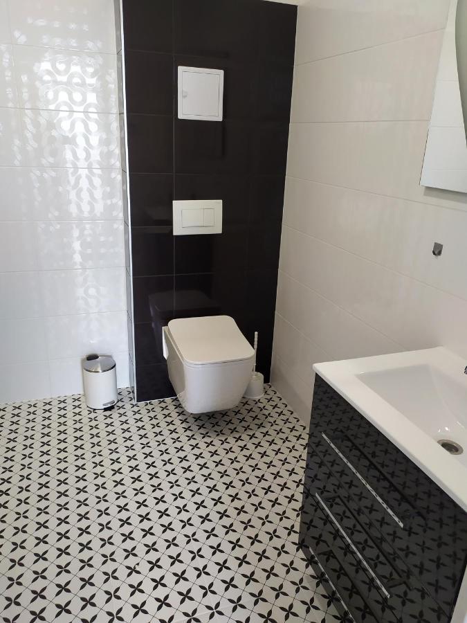 Apartman Till Galanta Exterior foto