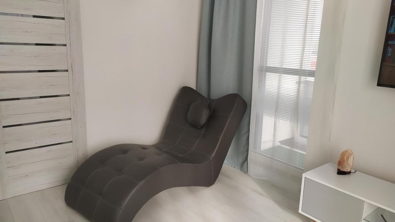 Apartman Till Galanta Exterior foto